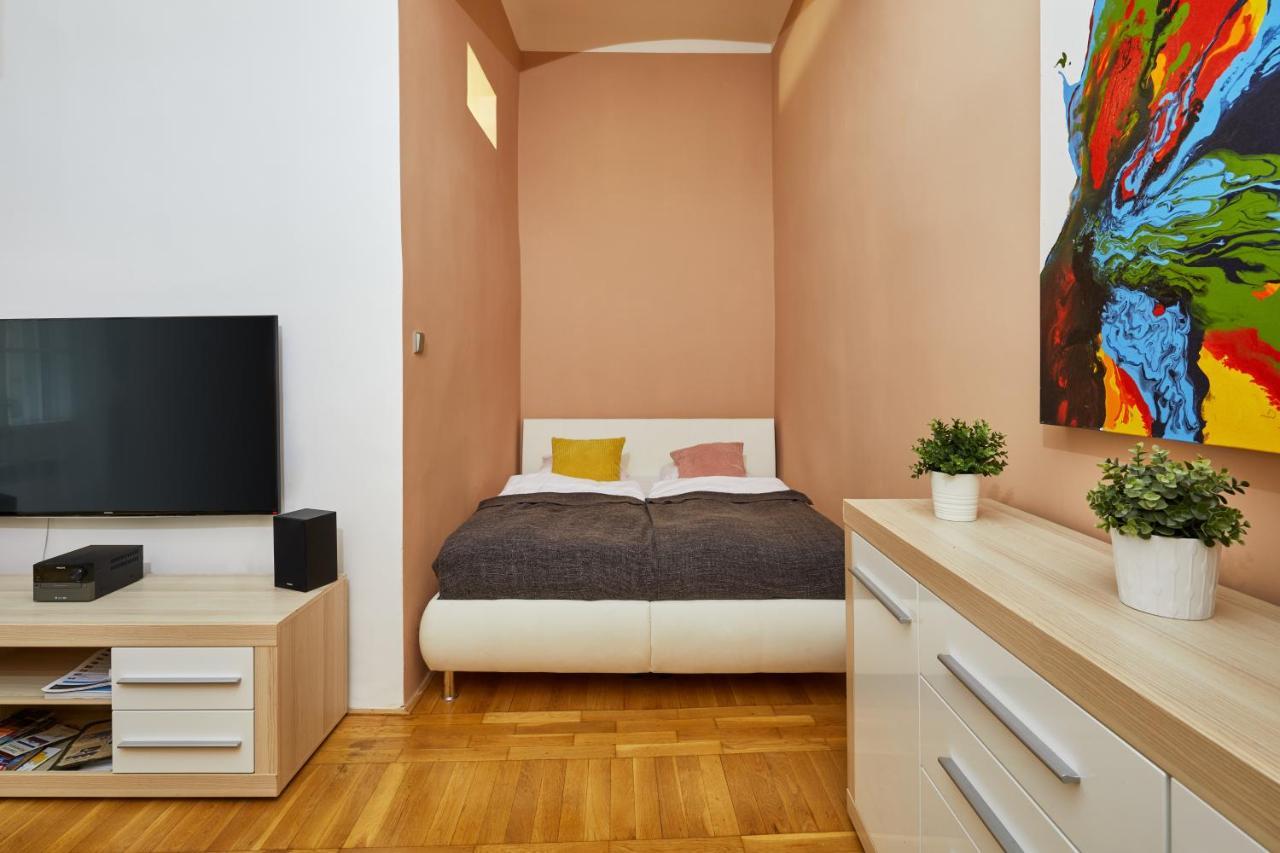 Prague Days - Cozy Flat In The Old Town Apartment Bagian luar foto